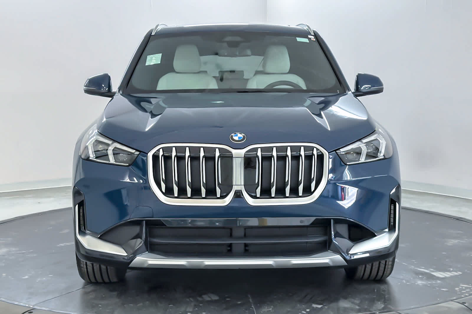 New 2026 BMW X1 xDrive28i w/ Technology Package AWD/4WD image 4