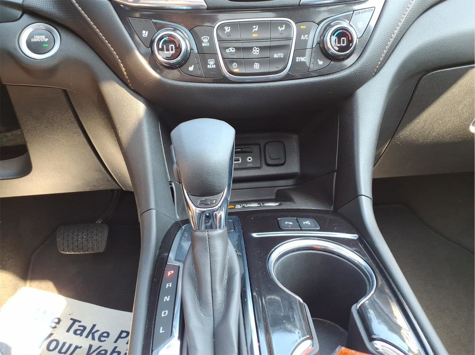 Used 2023 Chevrolet Equinox Premier AWD/4WD image 21