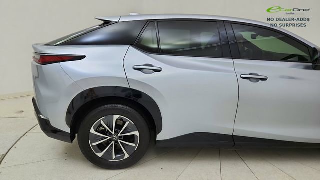 Used 2025 Lexus RZ 300e w/ Cold Area Package image 39