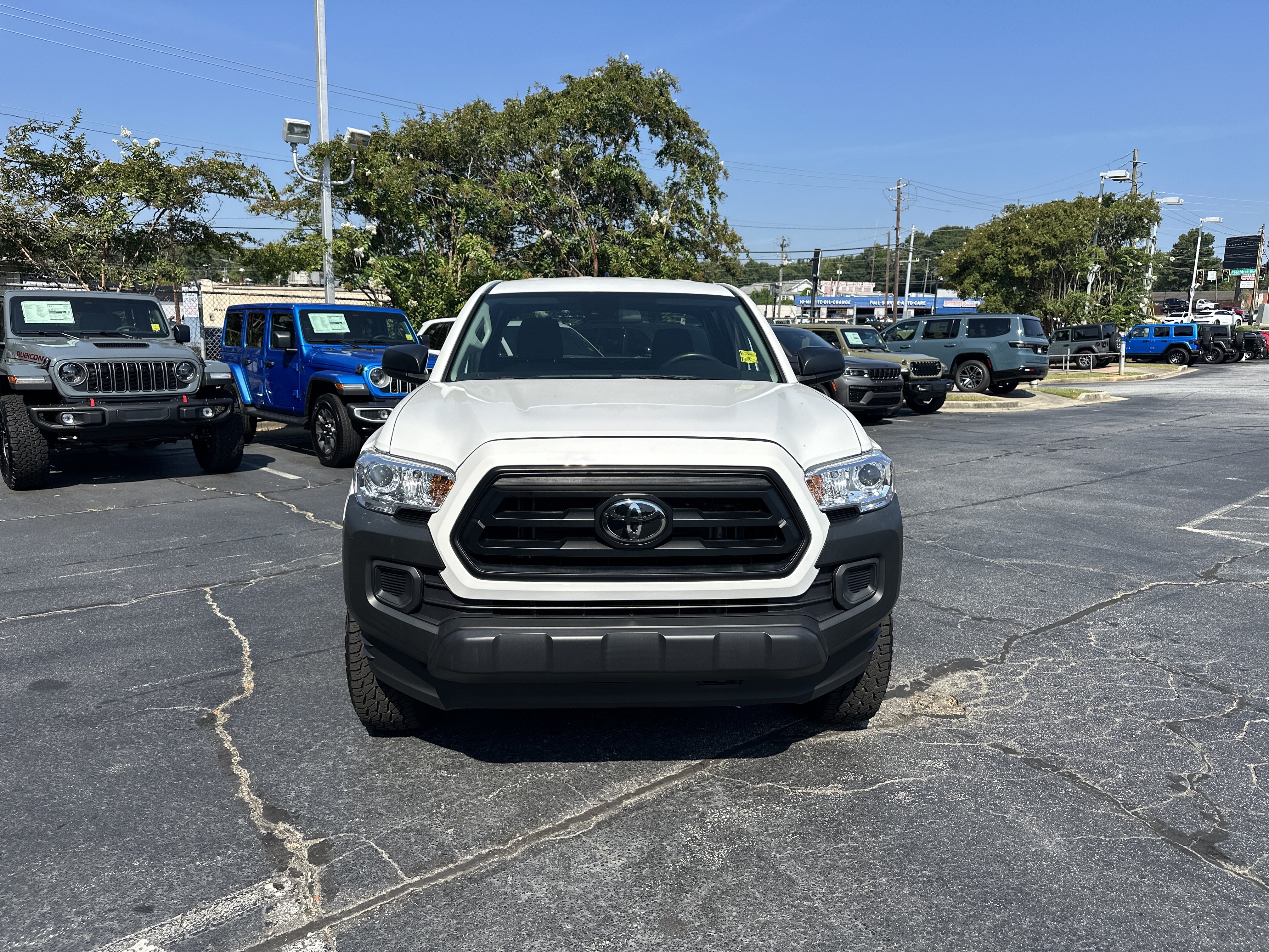 Used 2023 Toyota Tacoma SR RWD image 4