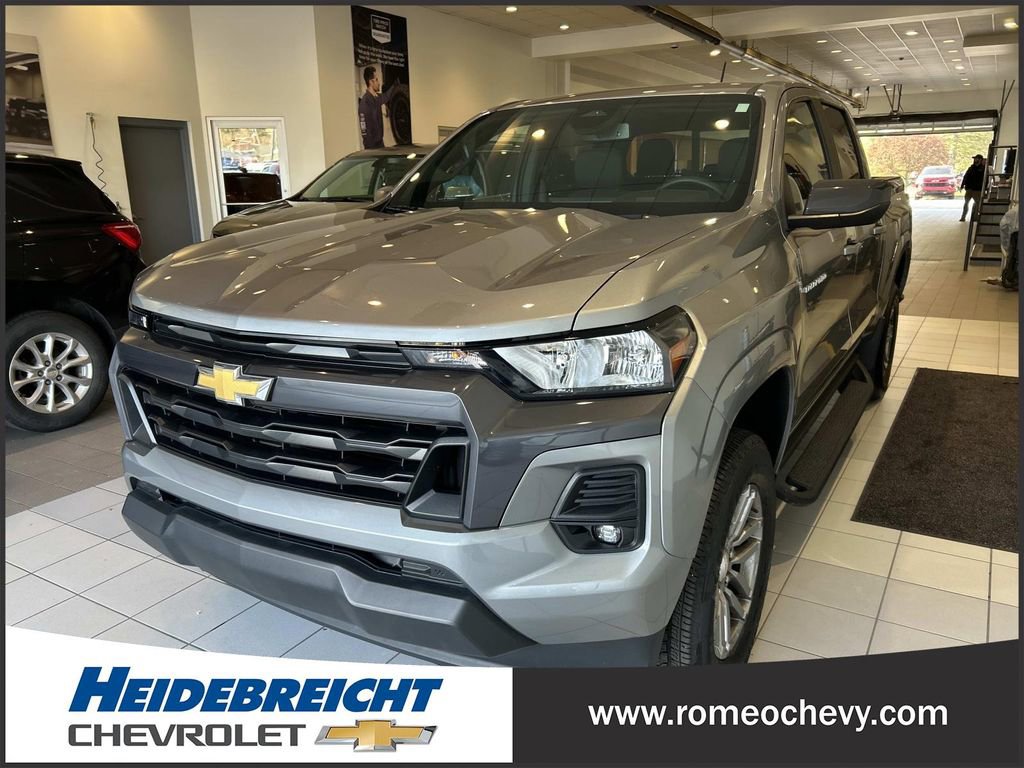 Used 2023 Chevrolet Colorado LT w/ LT Convenience Package II AWD/4WD image 6