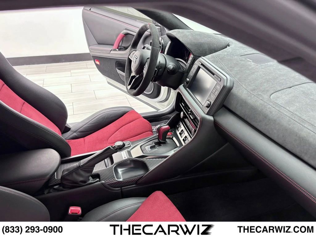 Used 2018 Nissan GT-R NISMO AWD/4WD image 93