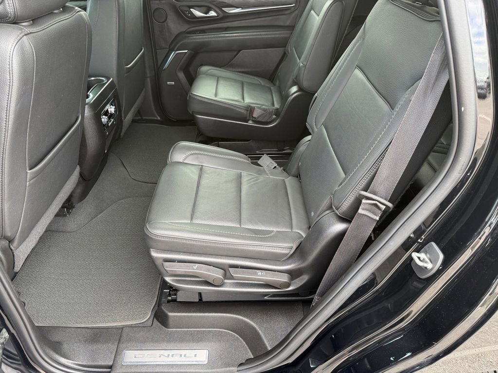 Used 2022 GMC Yukon Denali AWD/4WD image 11