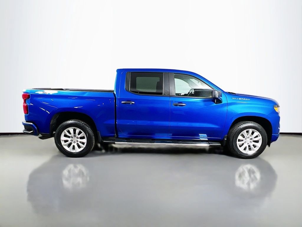 Used 2023 Chevrolet Silverado 1500 Custom image 4