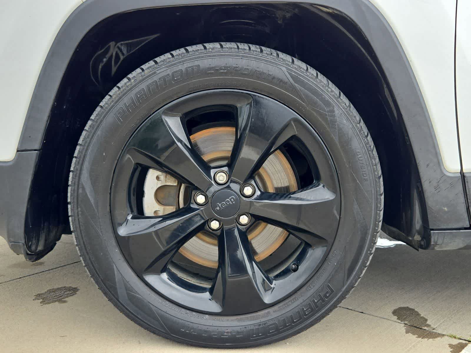 Used 2017 Jeep Cherokee Limited FWD image 13