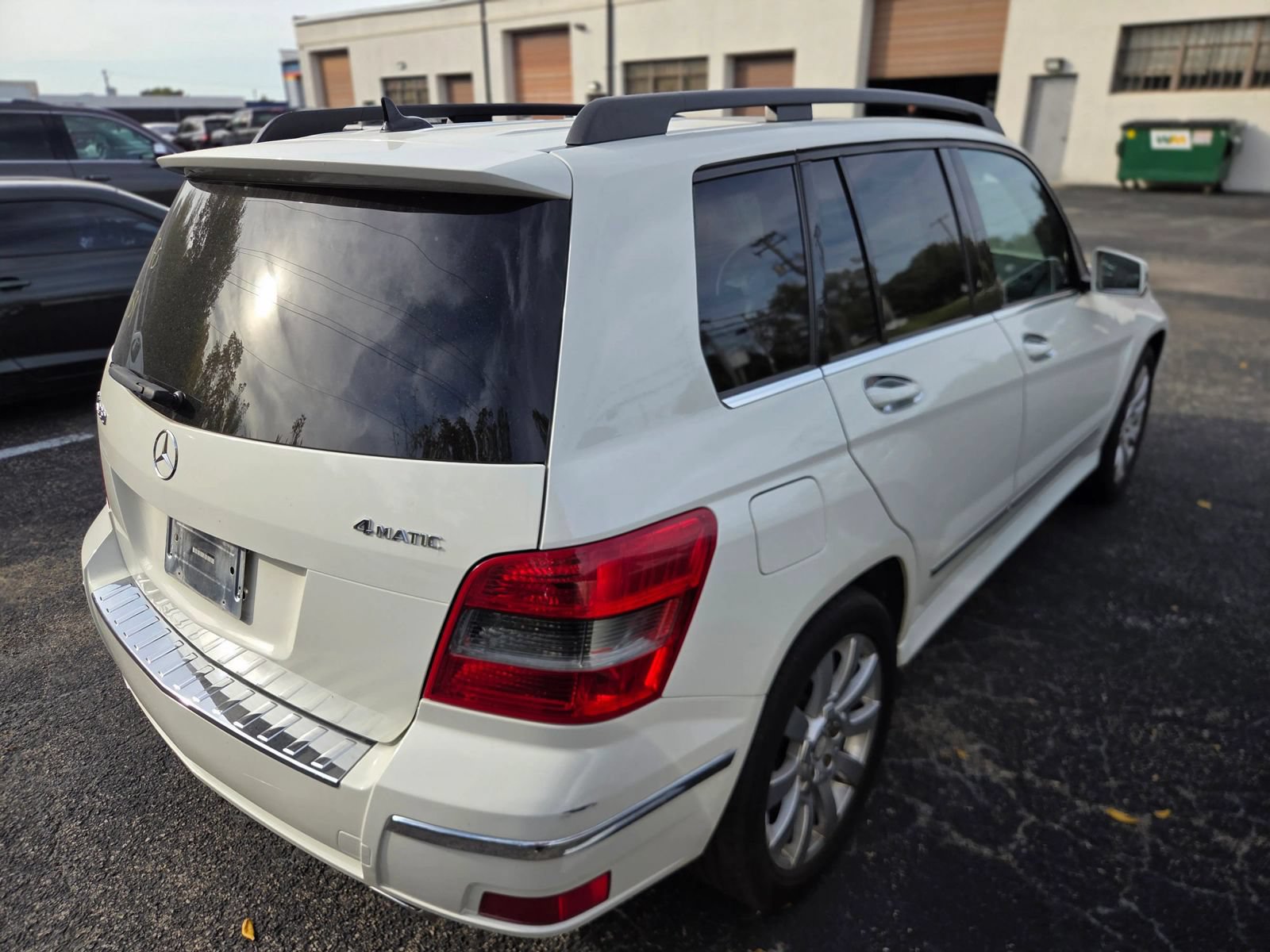 Used 2012 Mercedes-Benz GLK 350 4MATIC image 3