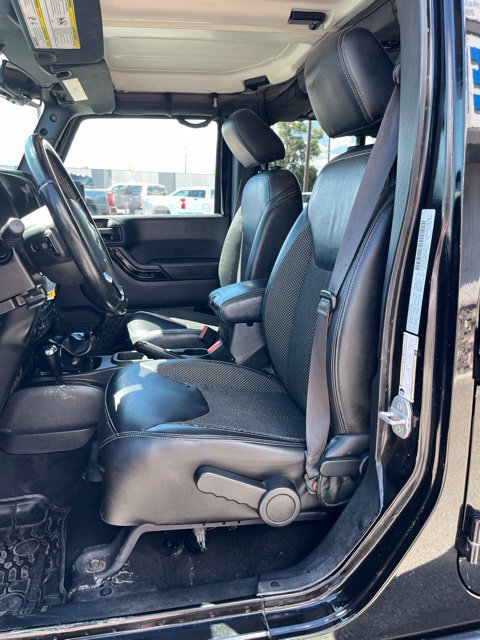 Used 2016 Jeep Wrangler Unlimited Sahara AWD/4WD image 32