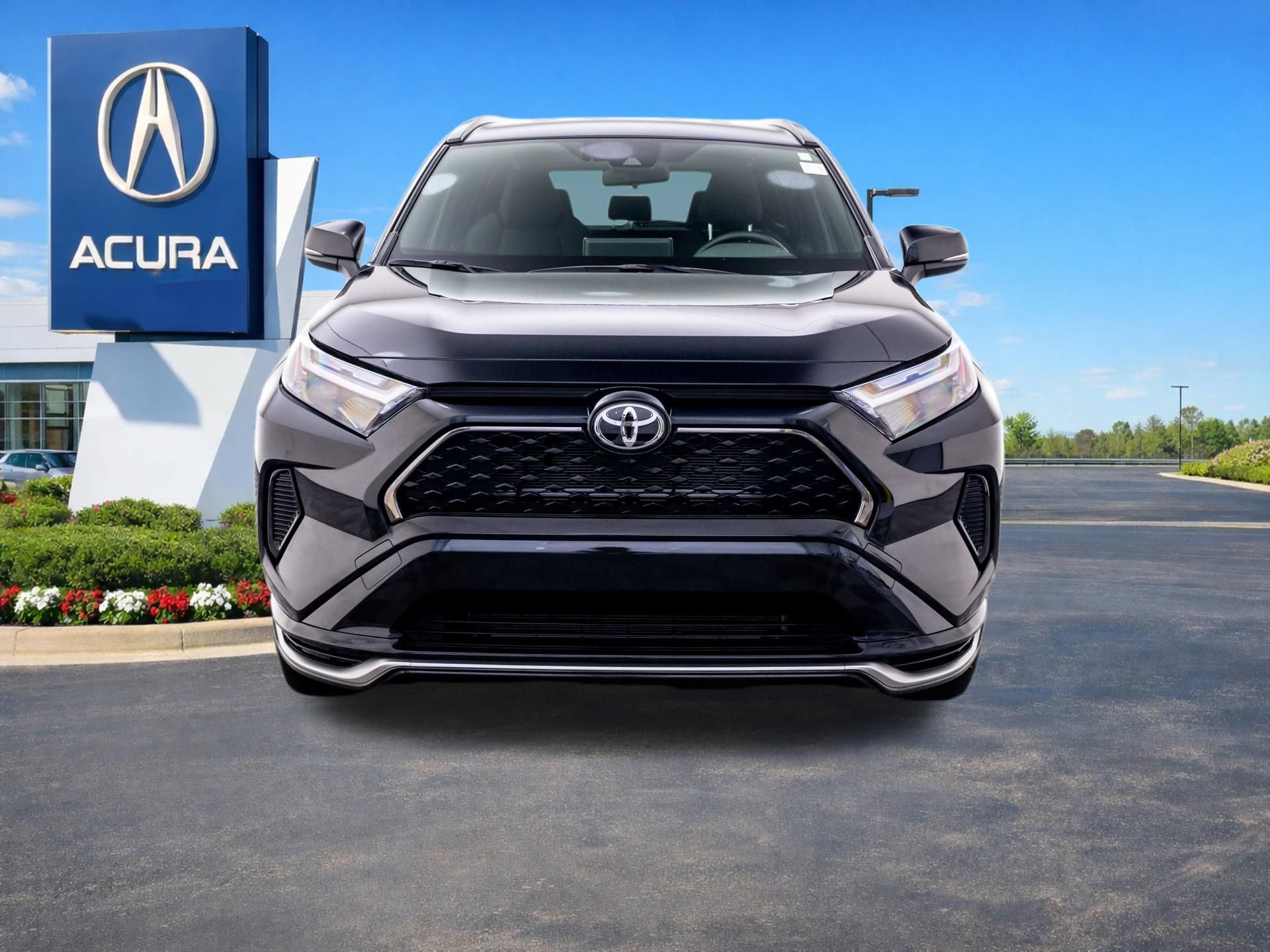 Used 2025 Toyota RAV4 SE AWD/4WD image 9