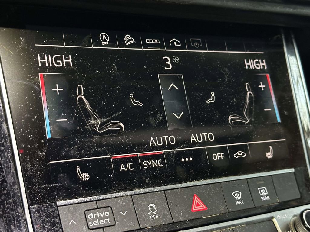Used 2022 Audi Q8 Premium image 24