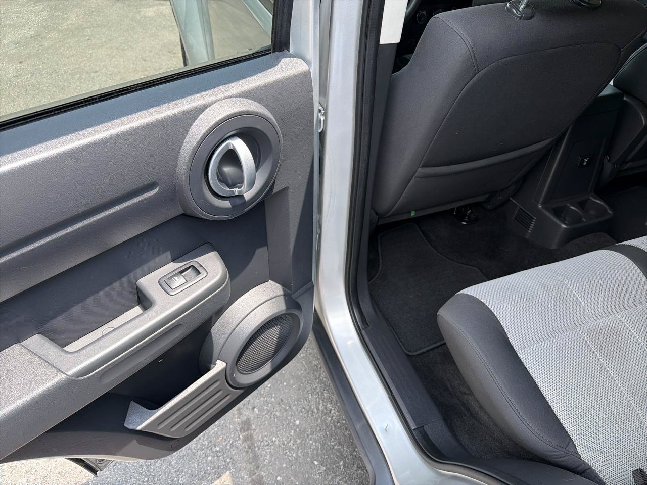 Used 2008 Dodge Nitro SXT RWD image 14
