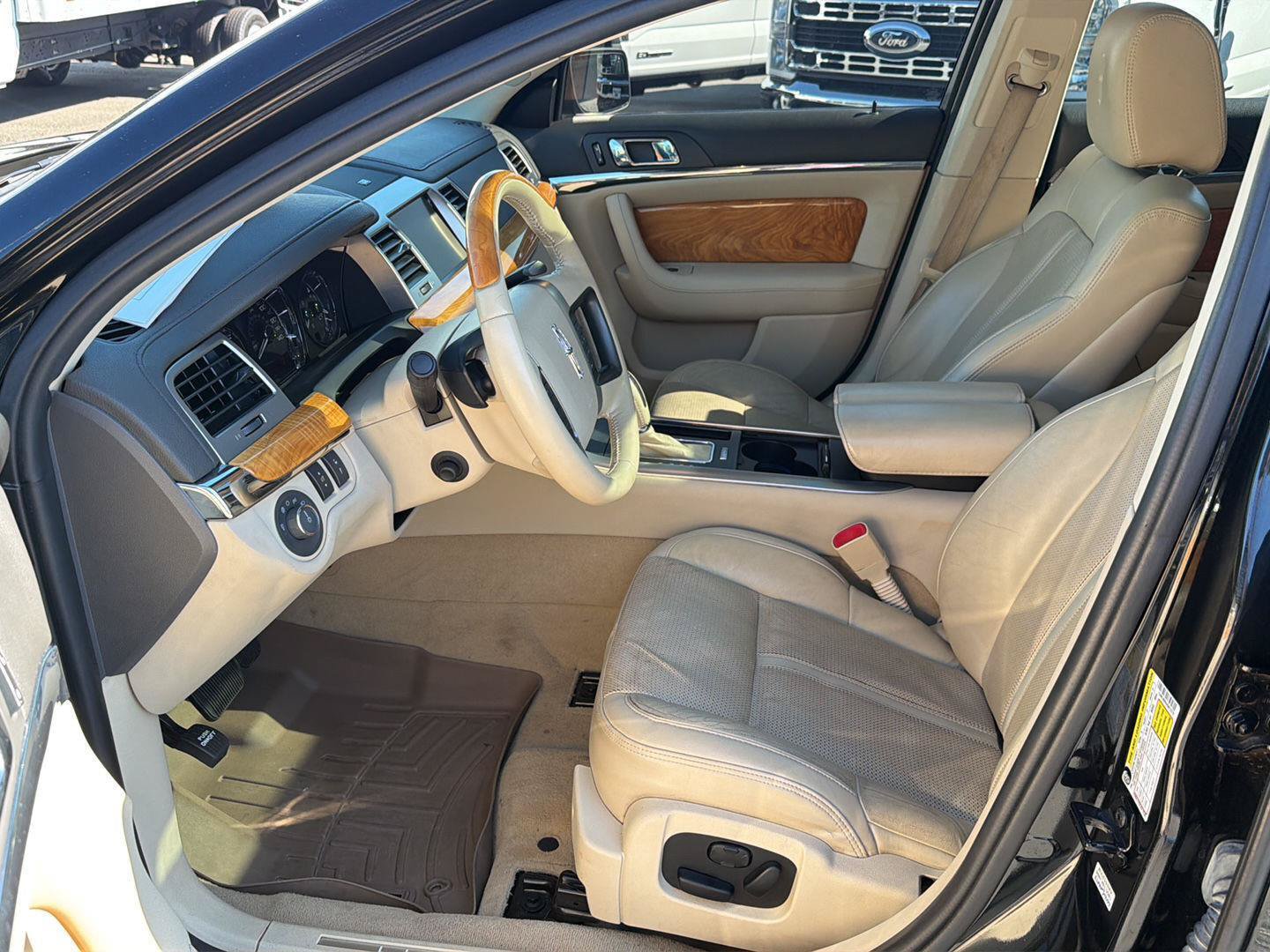 Used 2010 Lincoln MKS FWD image 10