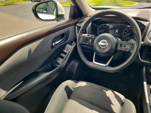 Certified 2023 Nissan Rogue SV FWD image 16