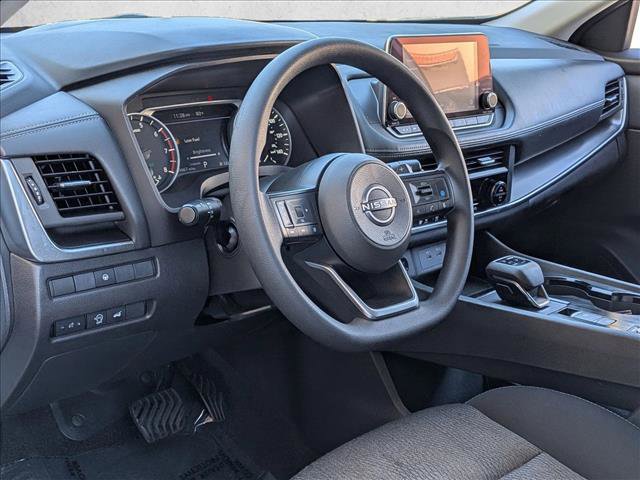 Used 2024 Nissan Rogue SV image 10