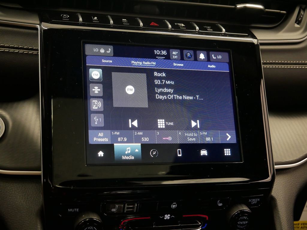 New 2025 Jeep Grand Cherokee Laredo w/ Luxury Tech Group I image 34