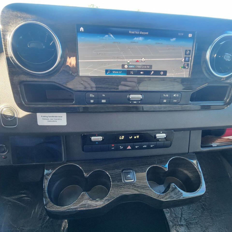 Used 2023 Mercedes-Benz Sprinter 3500 image 7