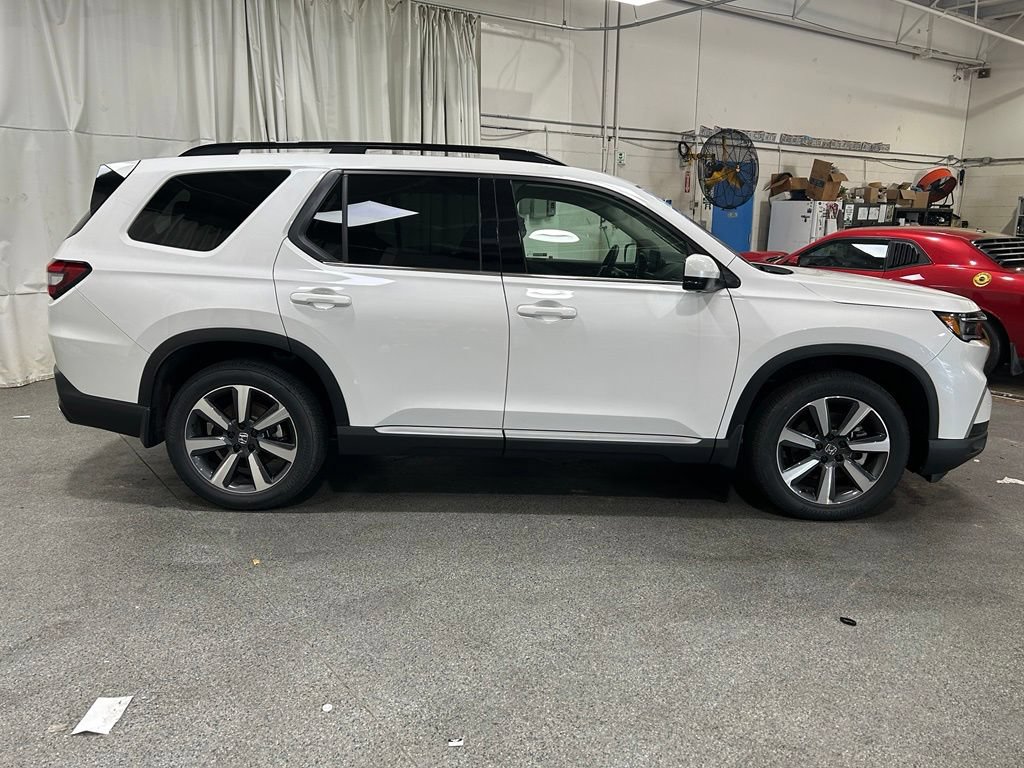 Certified 2025 Honda Pilot Elite image 10