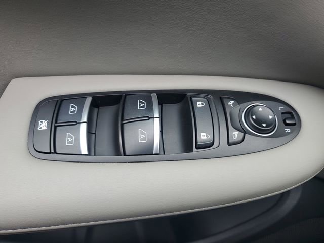 Used 2023 INFINITI QX50 Sensory image 22