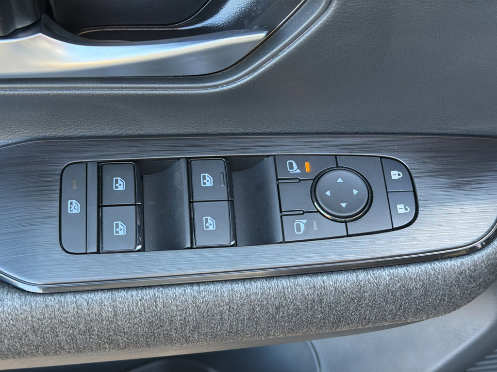 New 2026 Nissan Kicks SV w/ SV Premium Package image 17