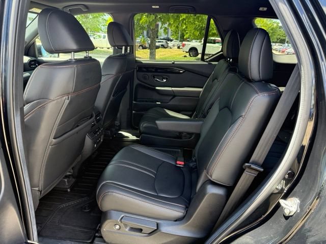 Used 2025 Honda Pilot TrailSport image 24