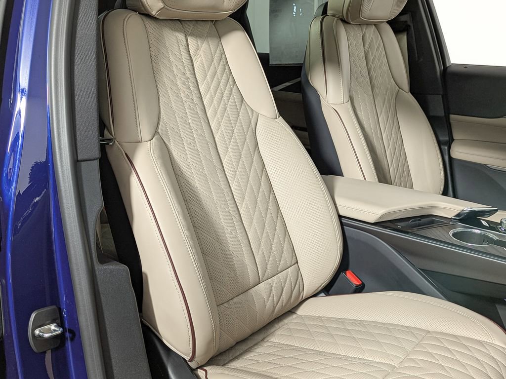 Used 2024 Cadillac Lyriq Sport w/ Nappa Leather Package AWD/4WD image 31
