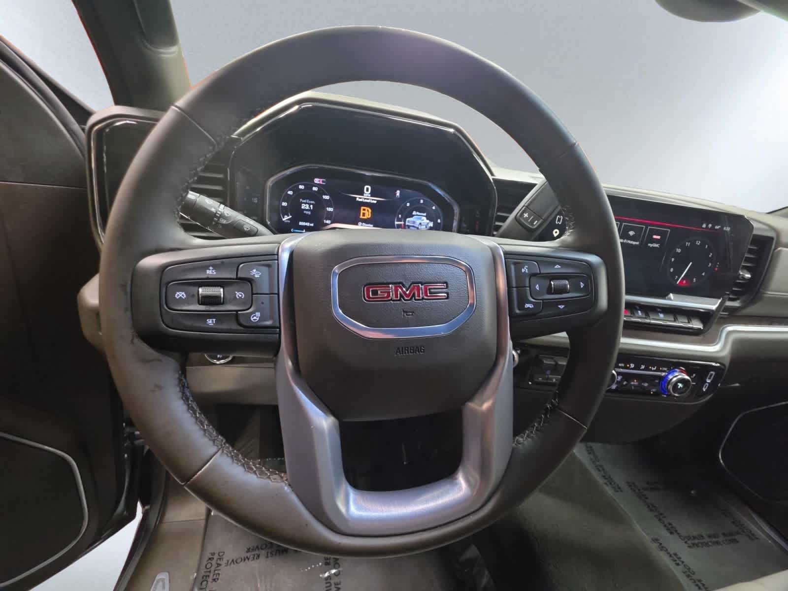 Used 2026 GMC Sierra 1500 SLT AWD/4WD image 17