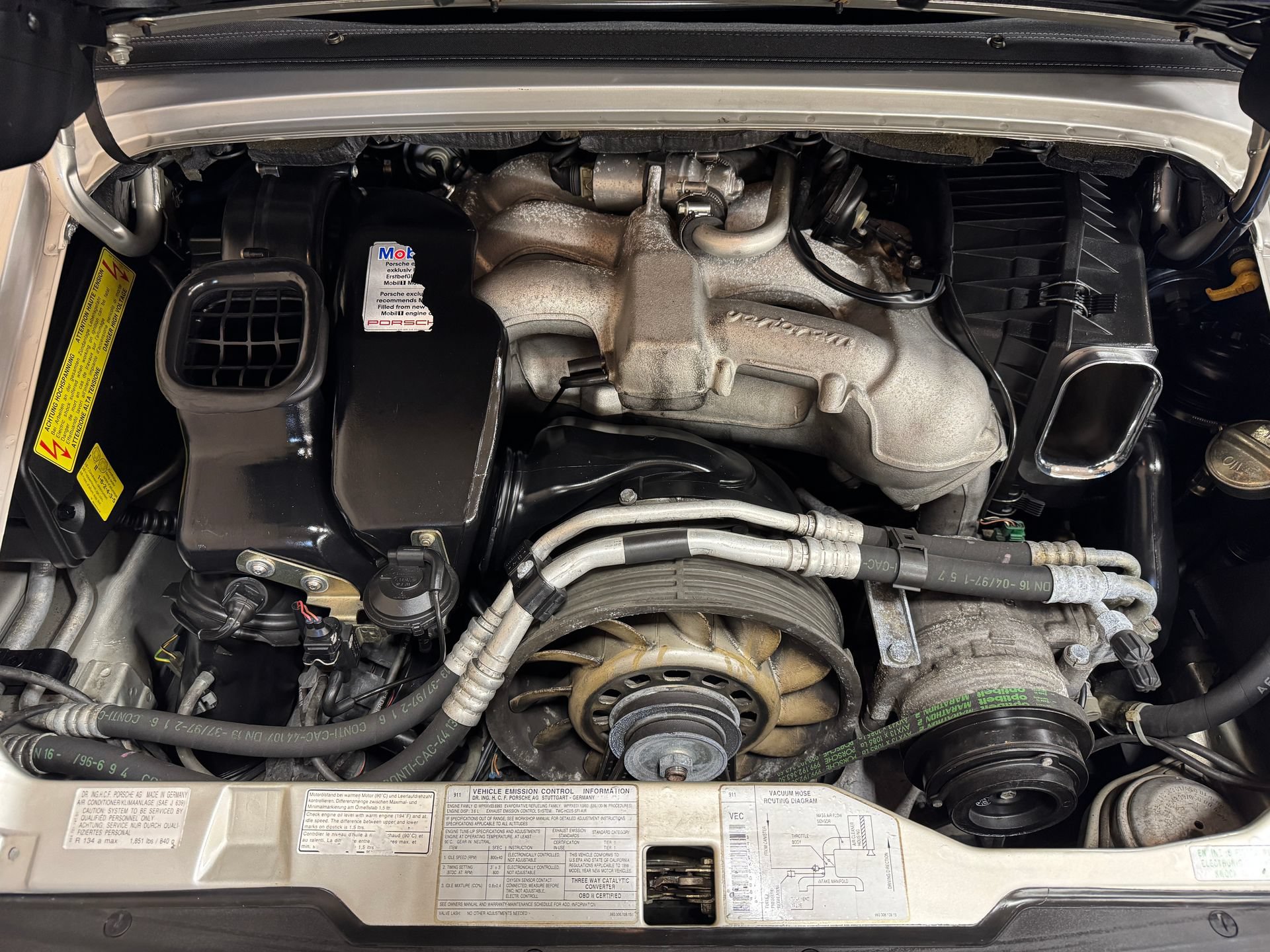 Used 1998 Porsche 911 Carrera RWD image 78