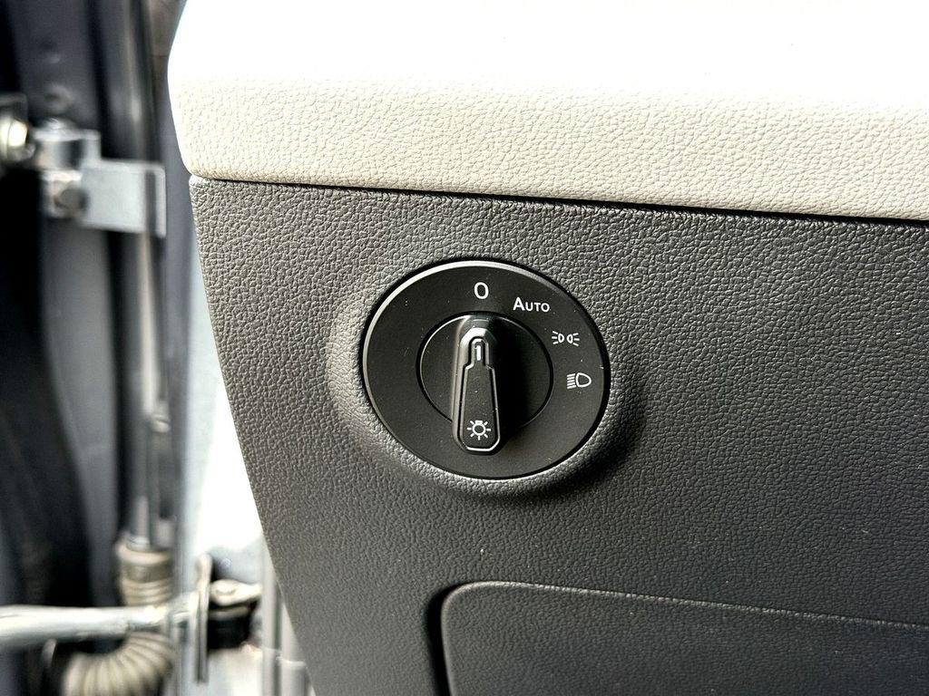 Used 2022 Volkswagen Taos SE image 17