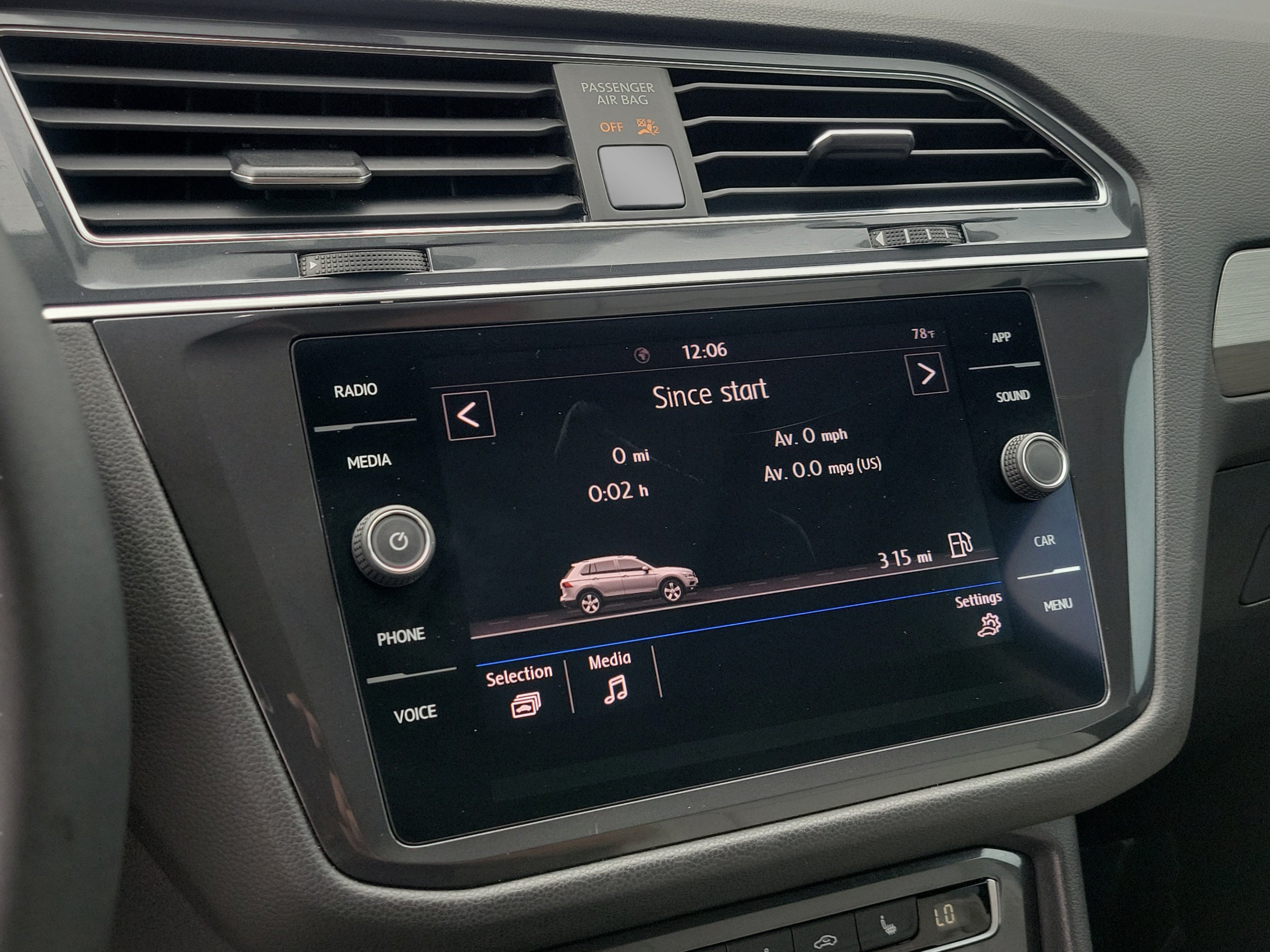 Used 2020 Volkswagen Tiguan SE w/ Panoramic Sunroof Package FWD image 26