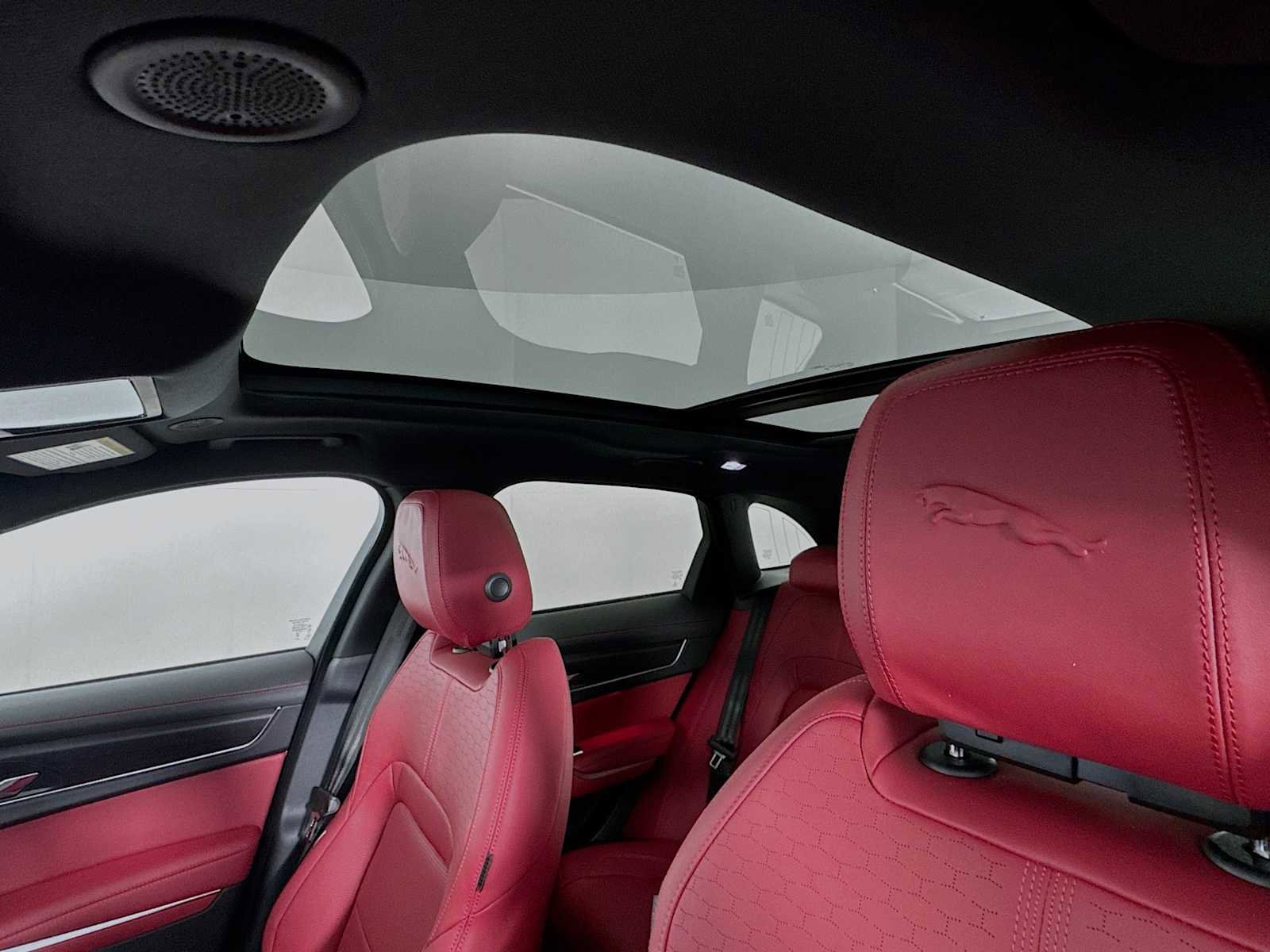 New 2025 Jaguar F-PACE R-Dynamic S image 13