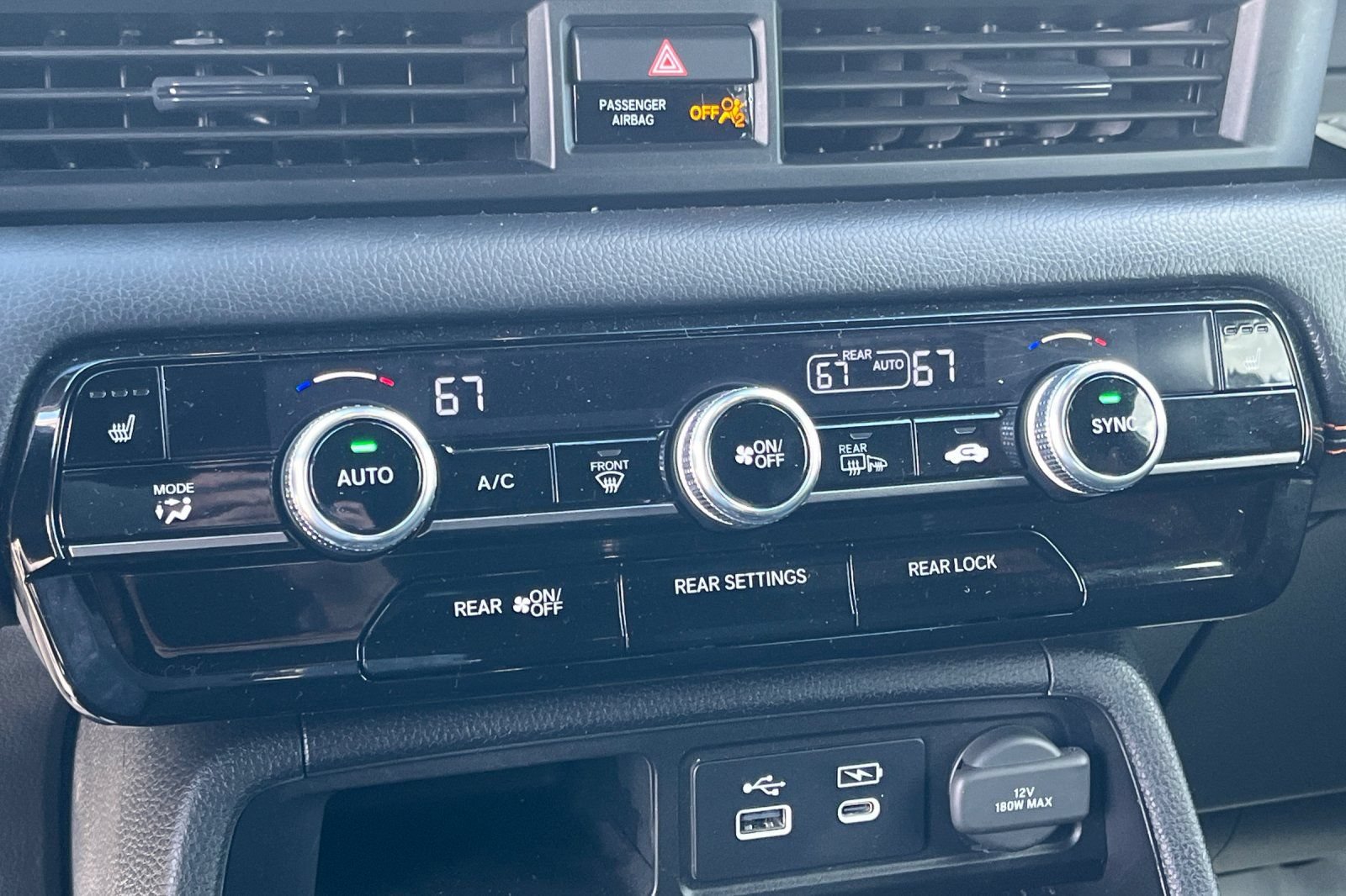 Used 2025 Honda Pilot TrailSport image 29