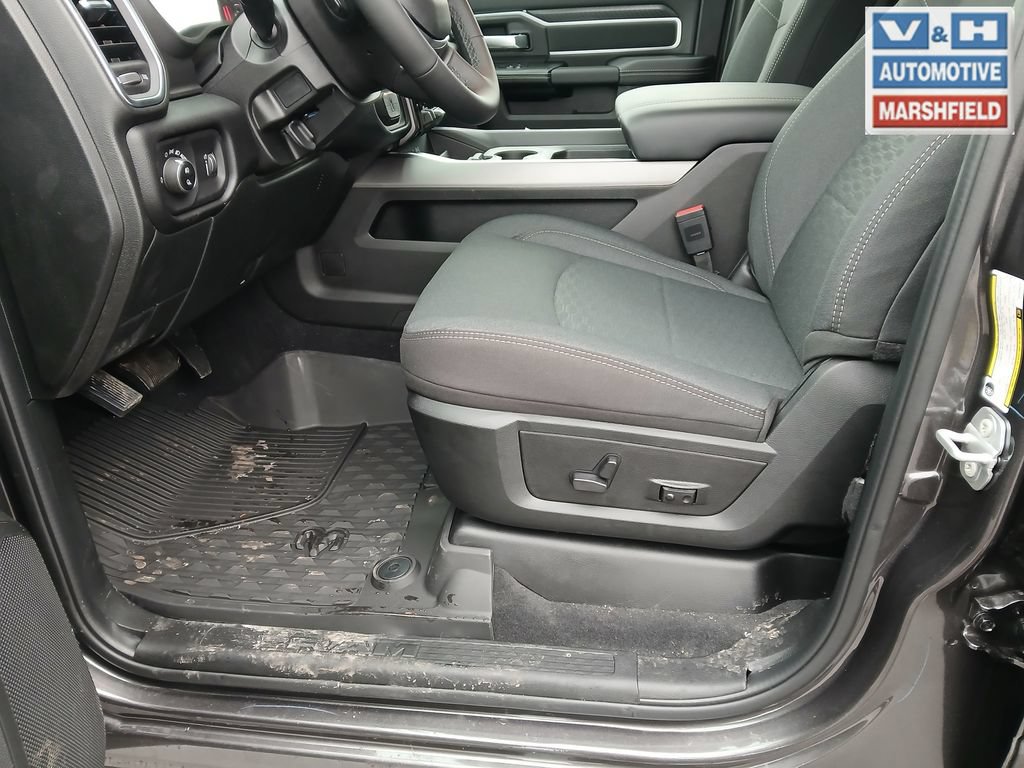 New 2026 RAM 2500 Big Horn AWD/4WD image 13