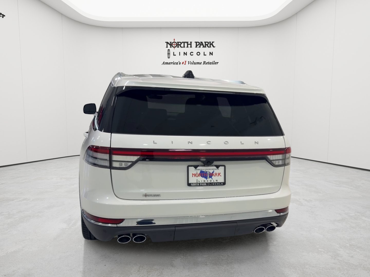 Used 2026 Lincoln Aviator Reserve AWD/4WD image 4