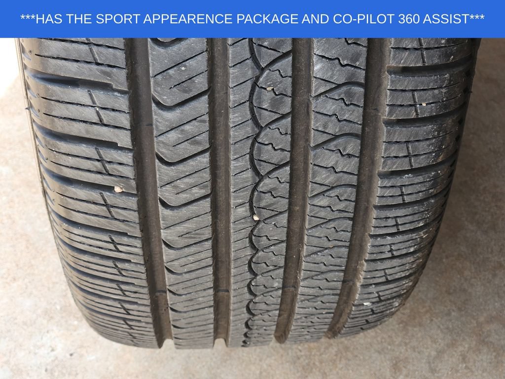 Used 2022 Ford Explorer XLT w/ Equipment Group 202A RWD image 12