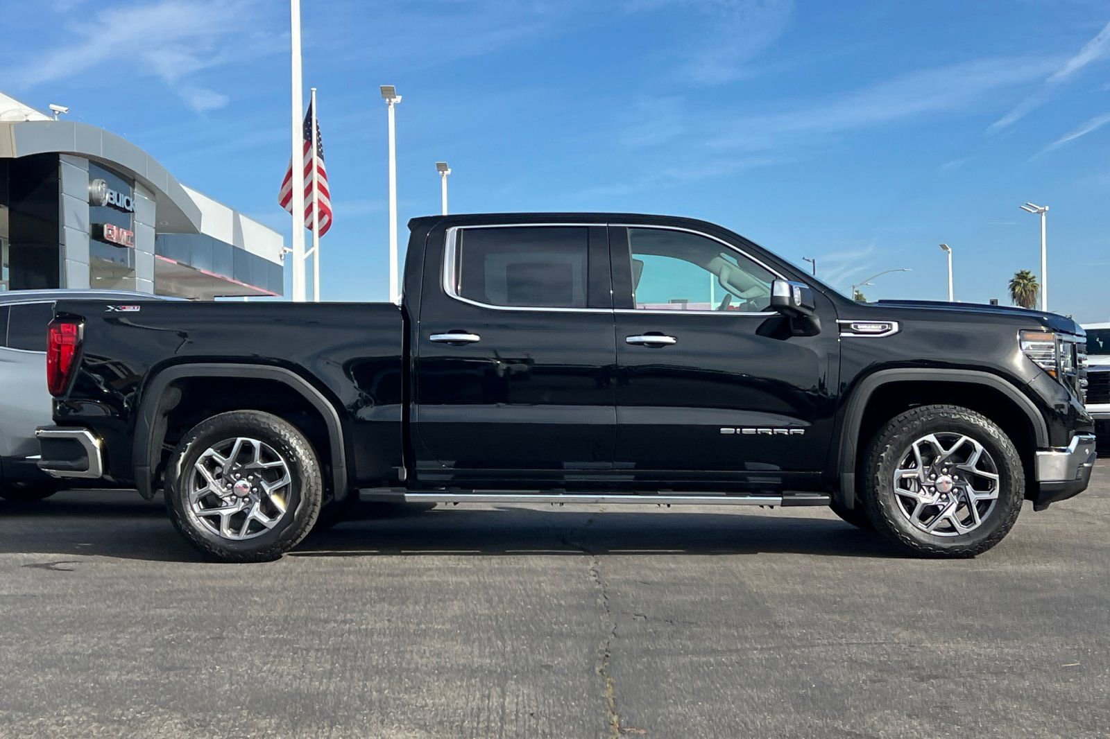 New 2026 GMC Sierra 1500 SLT w/ SLT Premium Plus Package image 4