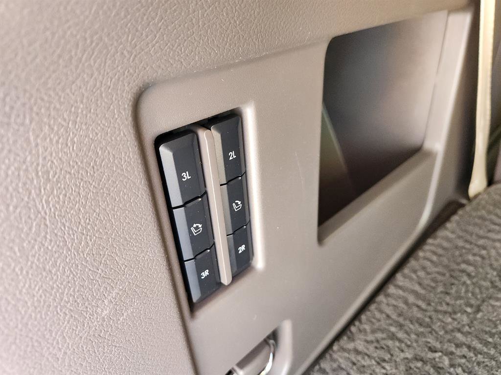 Used 2022 Lincoln Navigator Reserve image 25