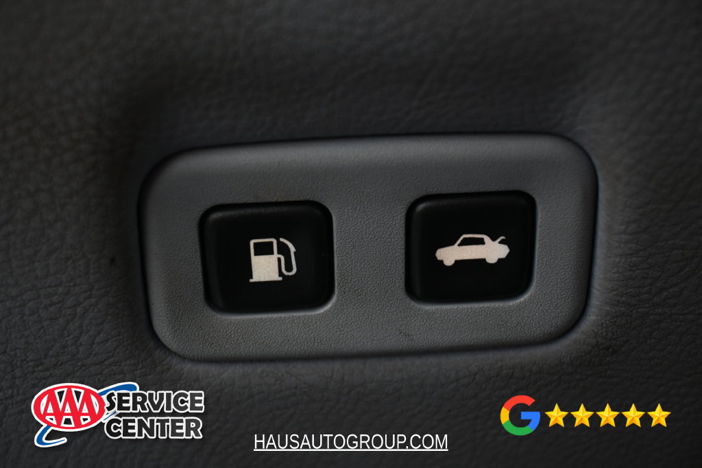 Used 2005 Chevrolet Corvette Convertible w/ Preferred Equipment Group RWD image 28
