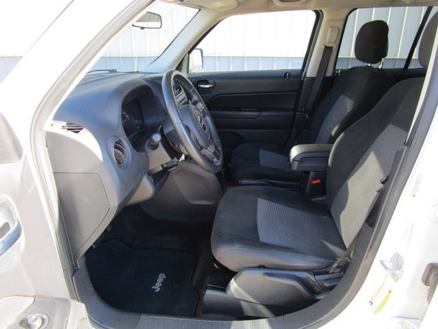 Used 2014 Jeep Patriot Latitude image 11