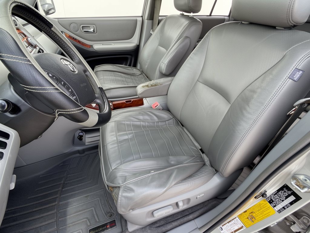 Used 2004 Toyota Highlander Limited w/ Towing Prep Pkg FWD image 5