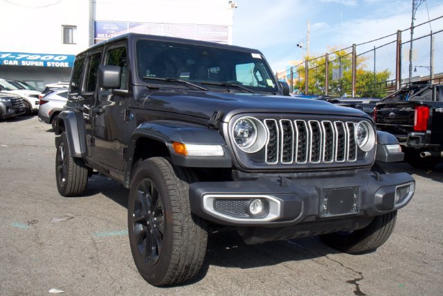Used 2025 Jeep Wrangler Unlimited Sahara w/ Safety Group AWD/4WD 360° Tour