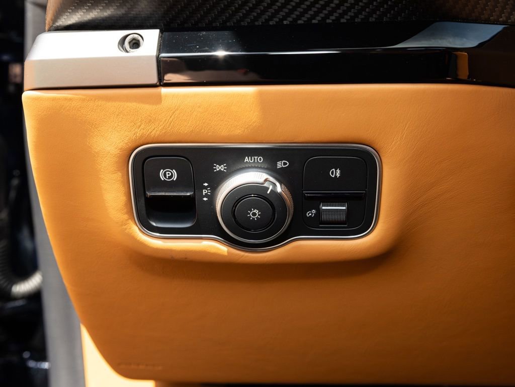 New 2026 Aston Martin V8 Vantage Convertible image 27