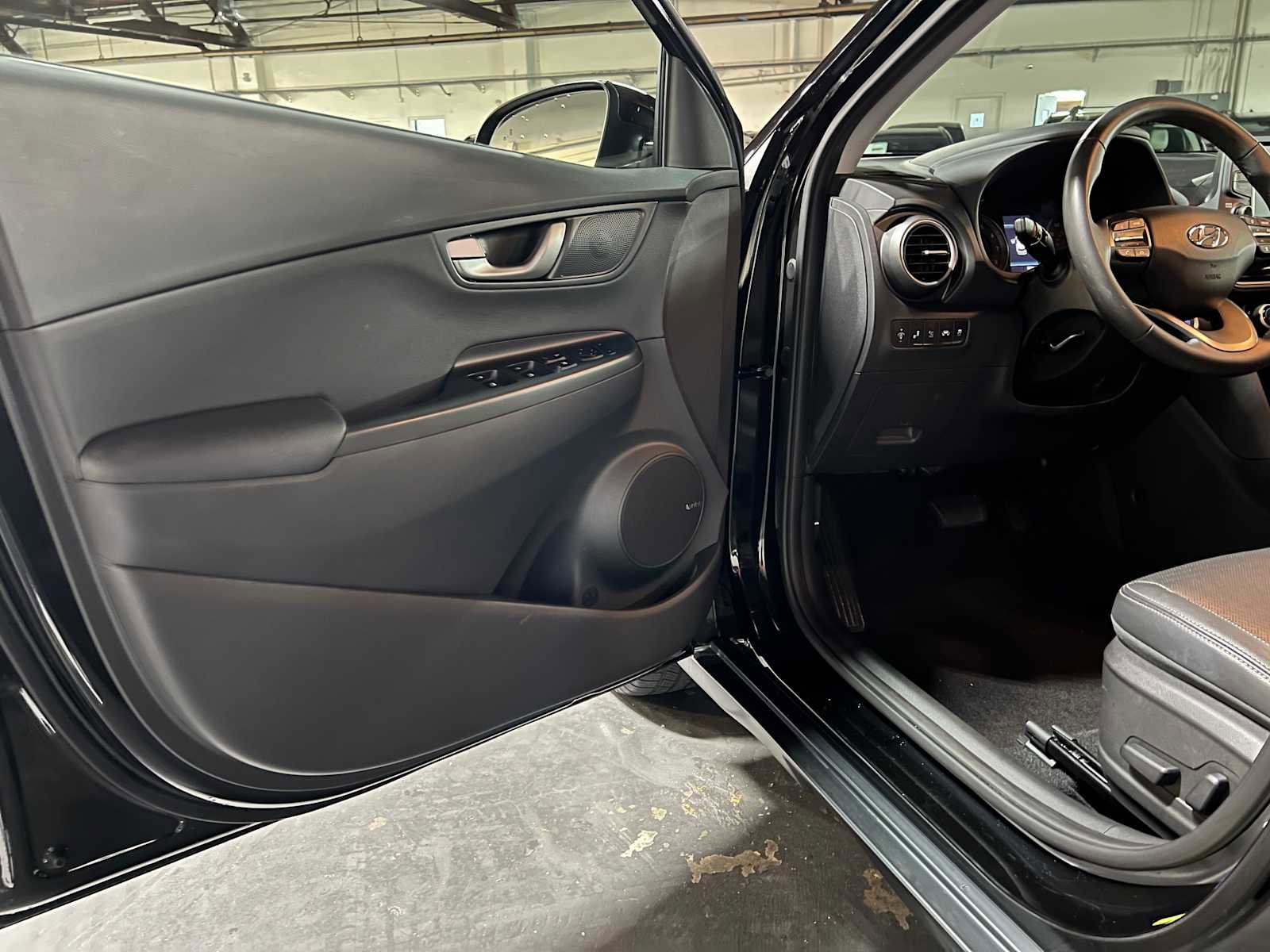 Used 2021 Hyundai Kona Ultimate w/ Cargo Package AWD/4WD image 19