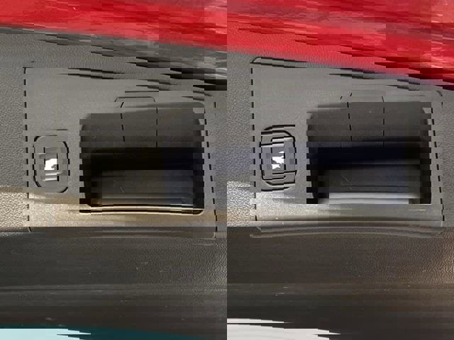 Used 2018 Cadillac XT5 Luxury w/ Driver Awareness Package image 32