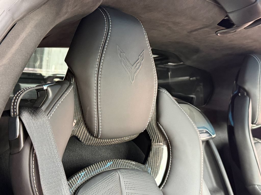 Used 2021 Chevrolet Corvette Stingray Premium Cpe w/ Z51 Performance Package RWD image 39