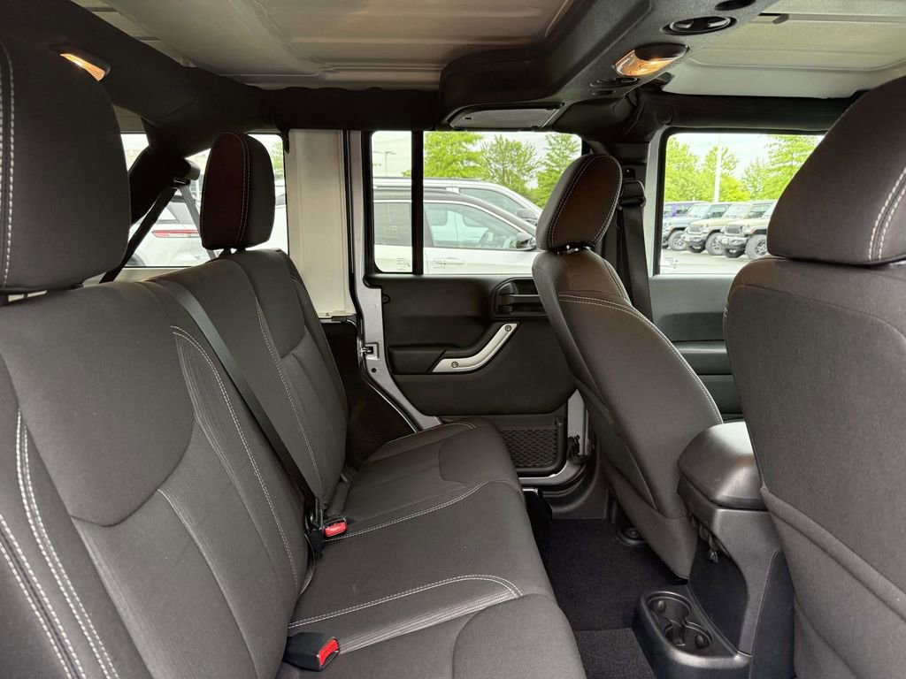 Certified 2016 Jeep Wrangler Unlimited Rubicon w/ Connectivity Group AWD/4WD image 17
