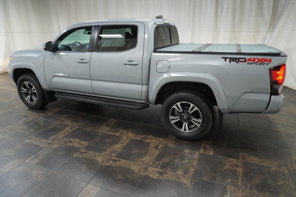Used 2019 Toyota Tacoma TRD Sport image 7