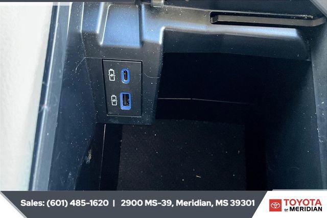 Used 2022 Toyota Sienna XLE image 24