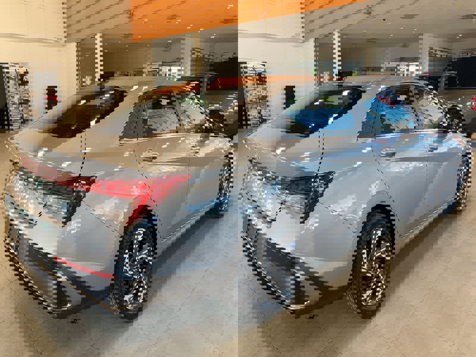 Used 2025 Hyundai Elantra SEL image 5