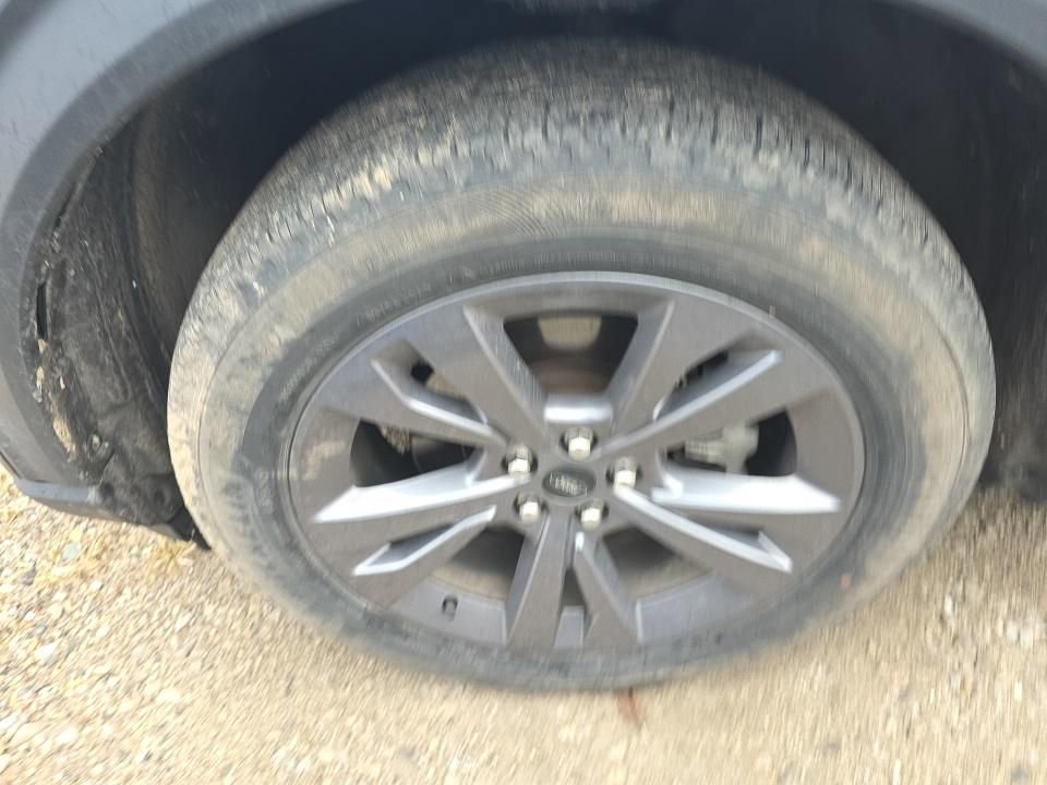 Used 2022 Ford Explorer XLT w/ Equipment Group 202A image 12