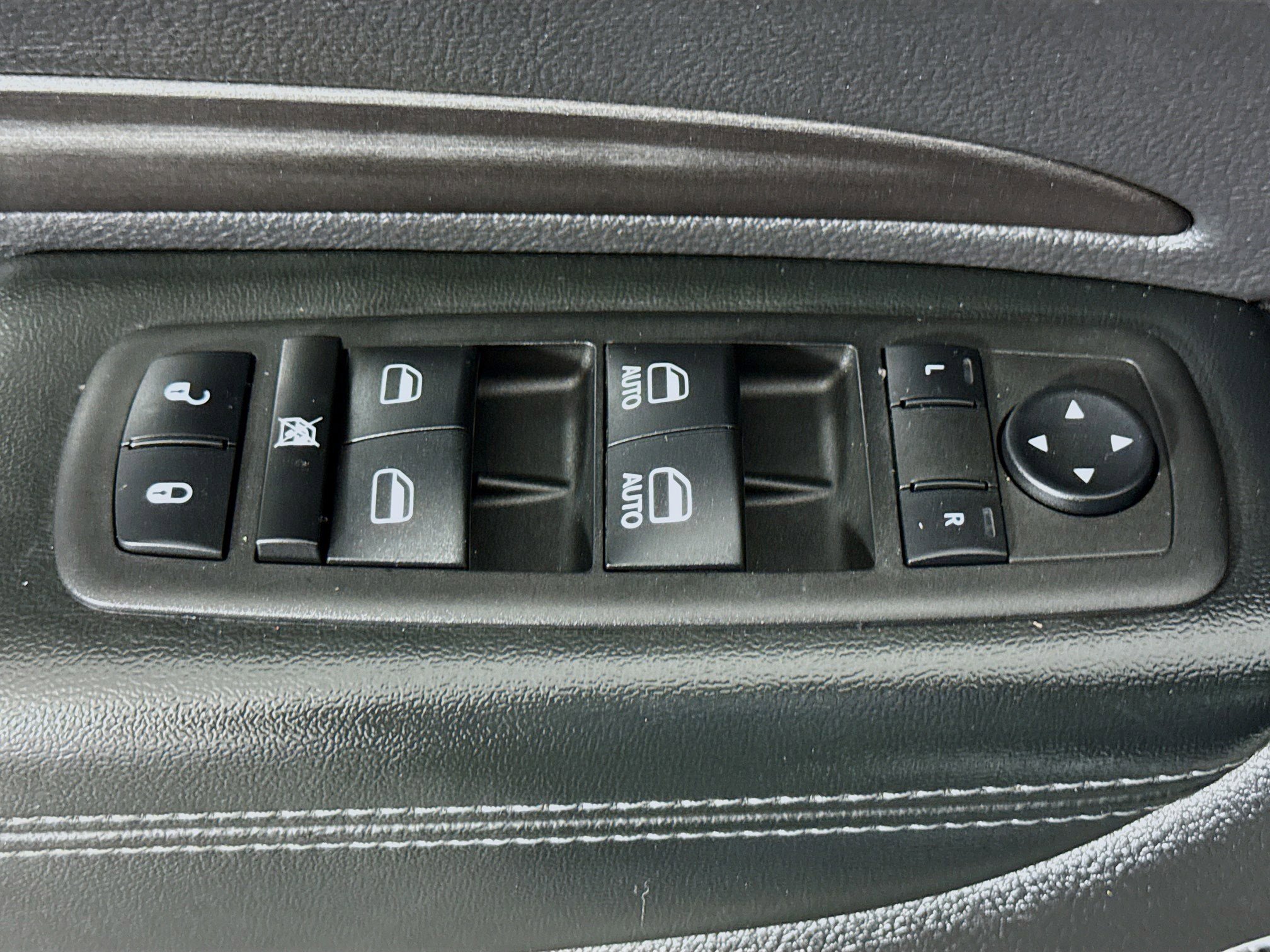 Used 2023 Dodge Durango SXT RWD image 24