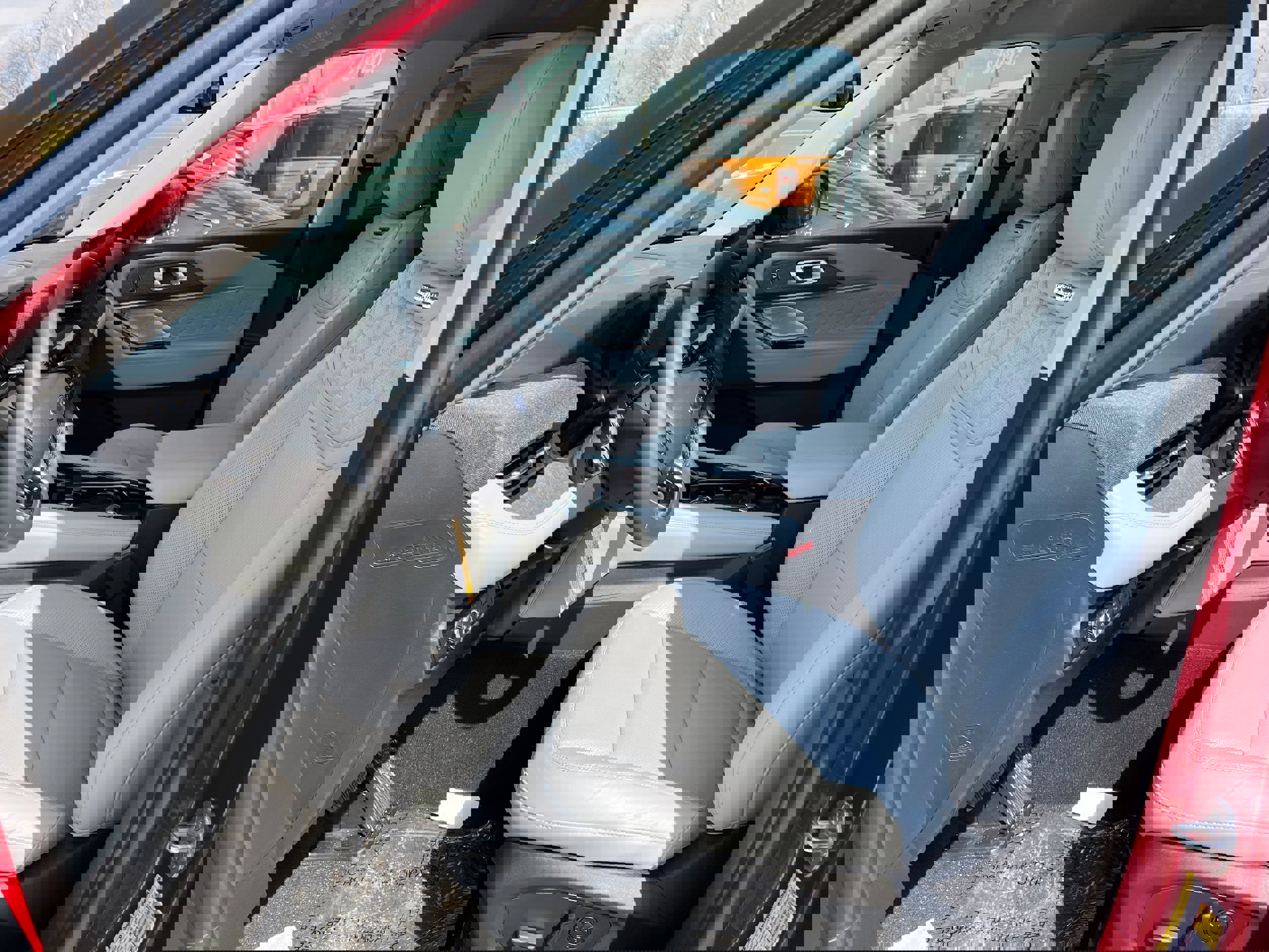 New 2026 Ford Explorer Platinum w/ LUX Leather Package image 17